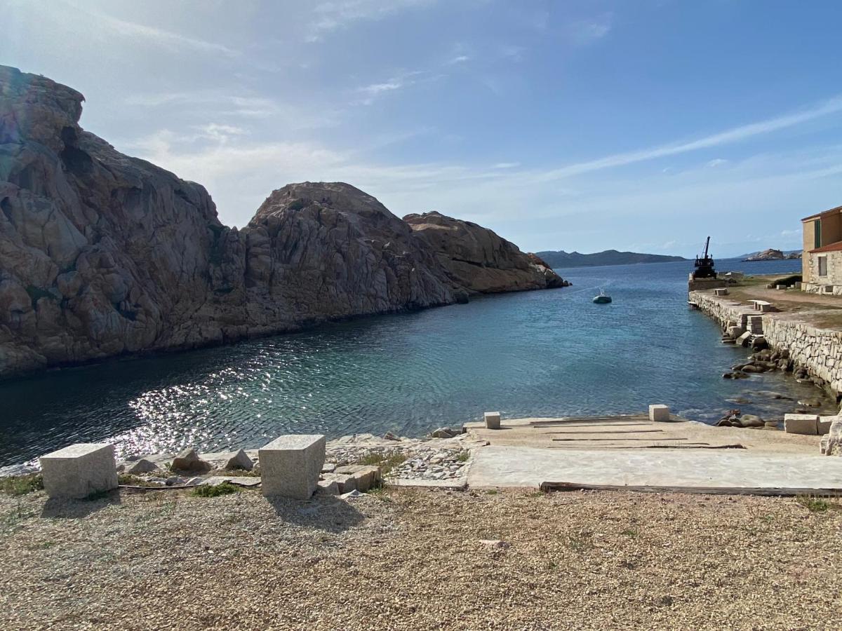 Appartamento Il Paguro A Cala Francese Ла-Маддалена Экстерьер фото